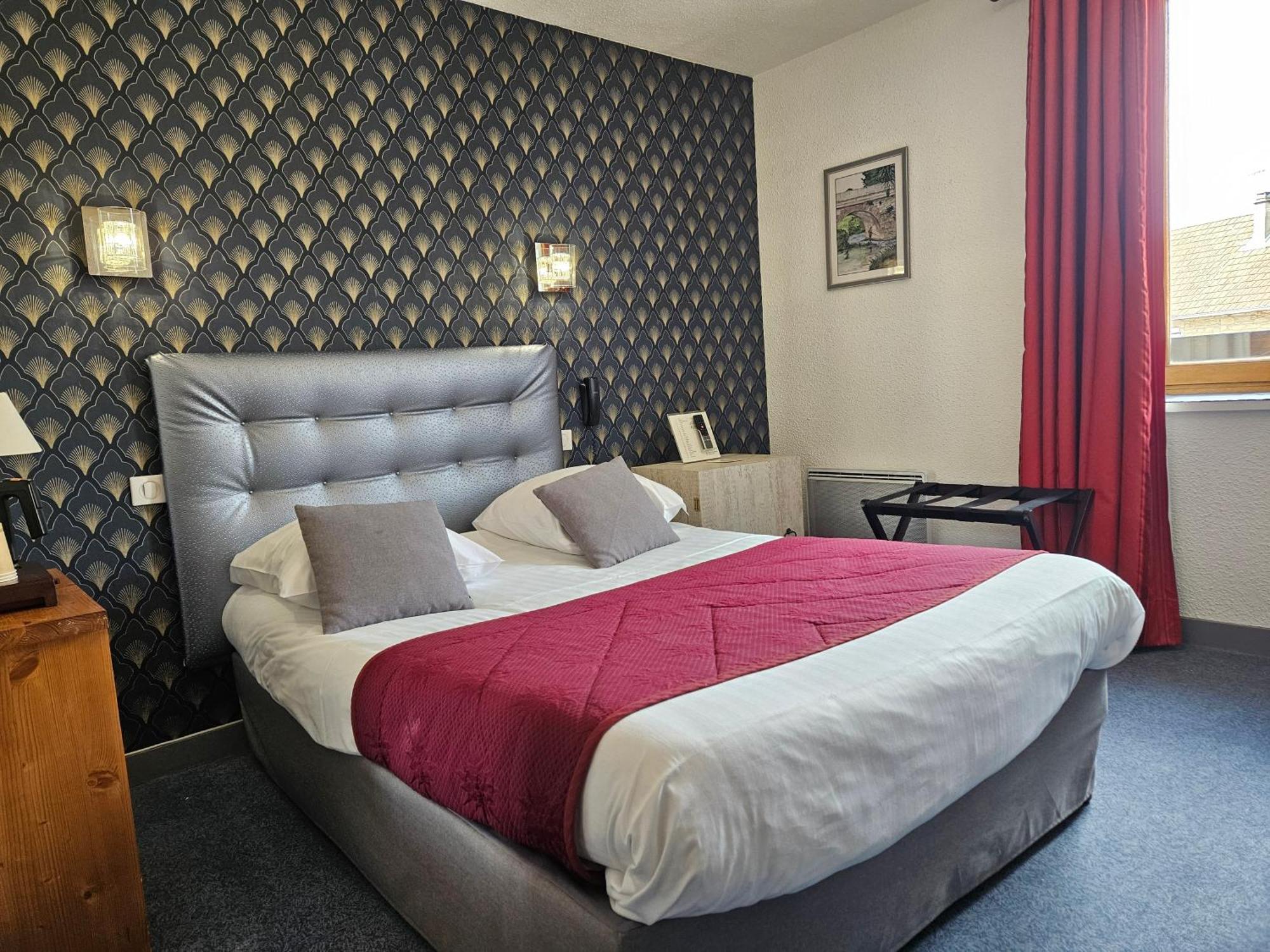 Le Val D'Amby Hotell Hieres-Sur-Amby Exteriör bild