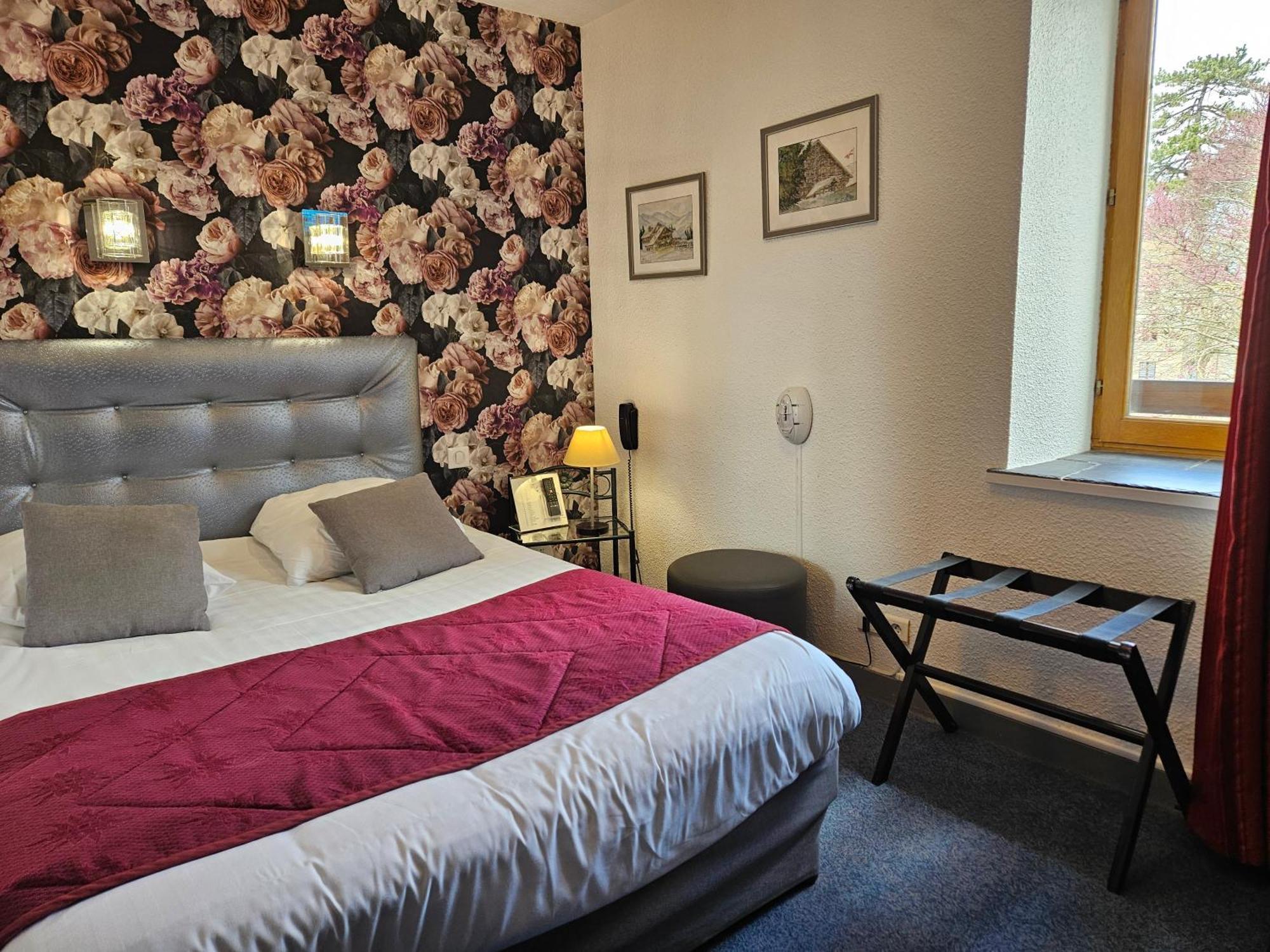 Le Val D'Amby Hotell Hieres-Sur-Amby Exteriör bild
