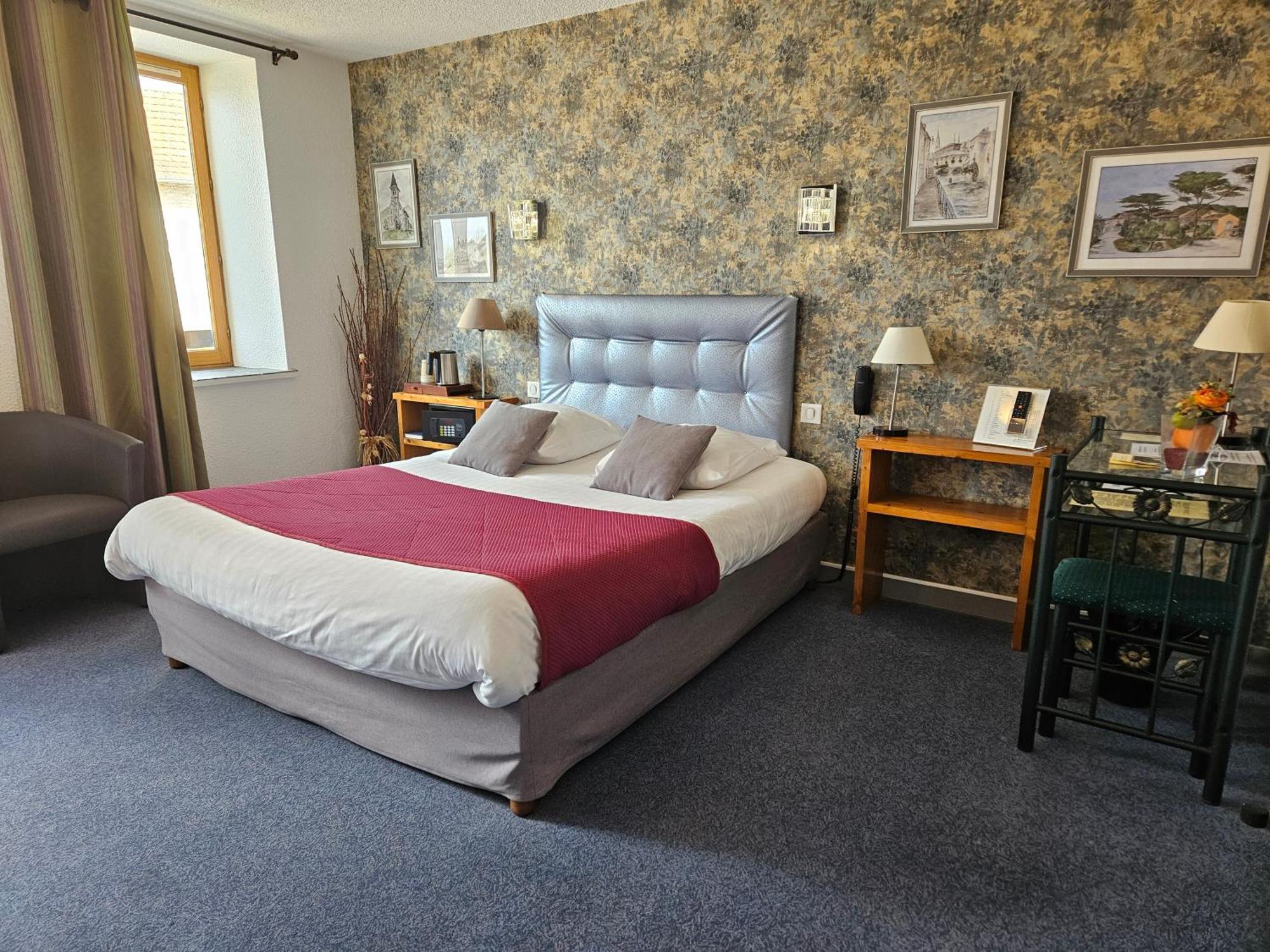 Le Val D'Amby Hotell Hieres-Sur-Amby Exteriör bild