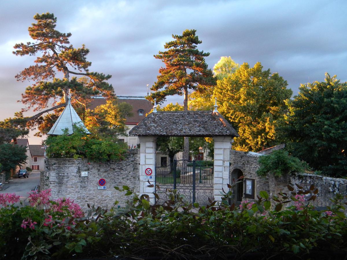 Le Val D'Amby Hotell Hieres-Sur-Amby Exteriör bild